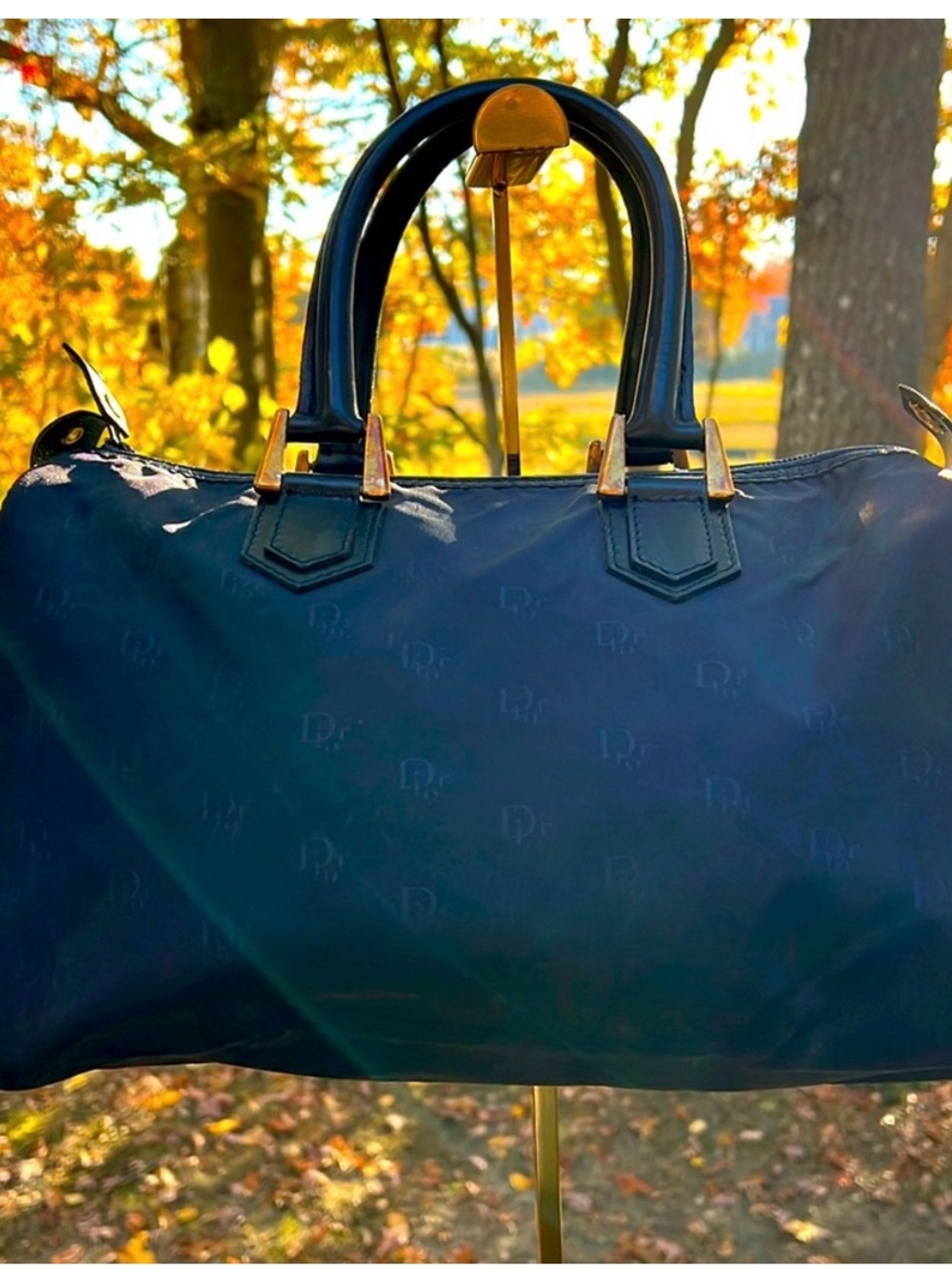 Resellers dream.  Luxury bags all in a bundle.